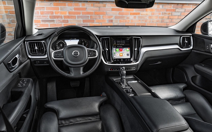 Volvo V60 cena 106900 przebieg: 143170, rok produkcji 2020 z Płońsk małe 781